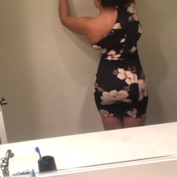 Dress - Picture 3 of 8